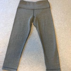 Reversible Lululemon cropped wunder under leggings